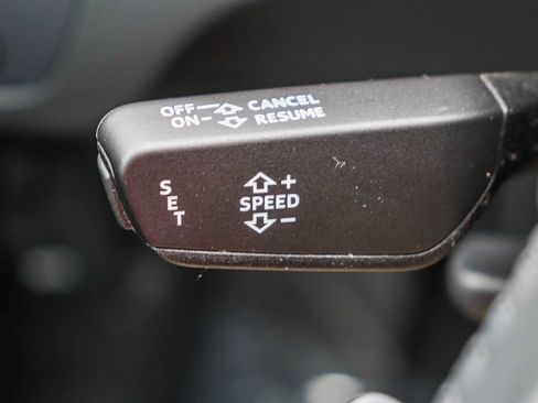 Used 2020 Audi Q5 e Premium Plus w/ Premium Plus Package image 33