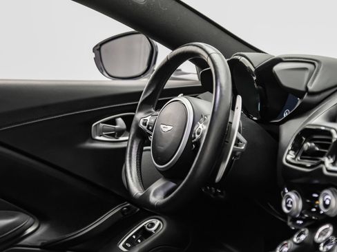 Used 2022 Aston Martin V8 Vantage Coupe RWD image 54