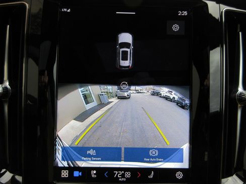 Used 2023 Volvo XC60 T8 Ultimate image 47