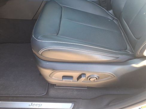 New 2025 Jeep Grand Cherokee L Overland w/ Trailer Tow Package image 9