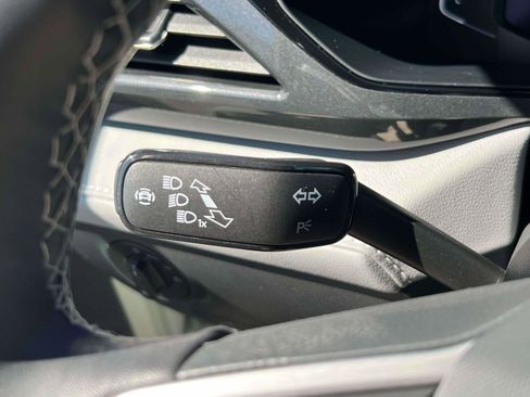 Used 2023 Volkswagen Taos SEL AWD/4WD image 20