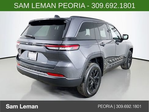 New 2026 Jeep Grand Cherokee Altitude image 7