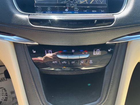 Used 2017 Cadillac XT5 Luxury w/ Driver Awareness Package FWD image 16