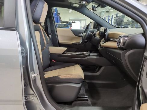 Used 2025 Chevrolet Equinox ACTIV w/ Safety and Technology Package AWD/4WD image 14