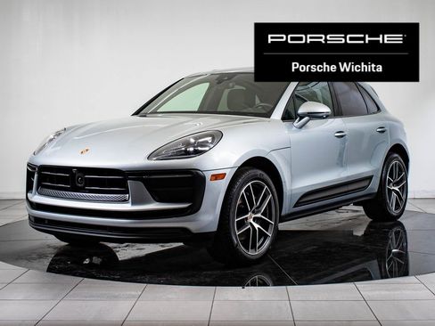 Used 2023 Porsche Macan image 1