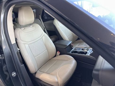 Used 2020 Ford Explorer Platinum w/ Premium Technology Package AWD/4WD image 28