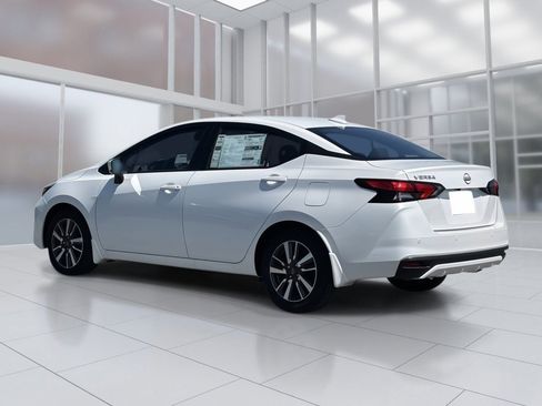 New 2025 Nissan Versa SV w/ Trunk Package FWD image 2