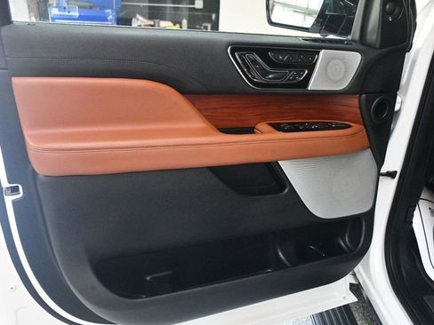 Used 2020 Lincoln Navigator Reserve w/ Luxury Package AWD/4WD image 24