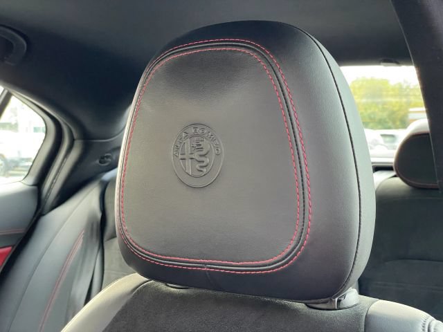 Used 2021 Alfa Romeo Giulia Quadrifoglio RWD image 21