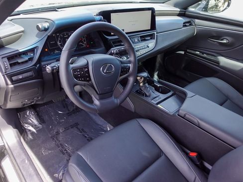 Used 2024 Lexus ES 350 w/ Premium Package FWD image 11