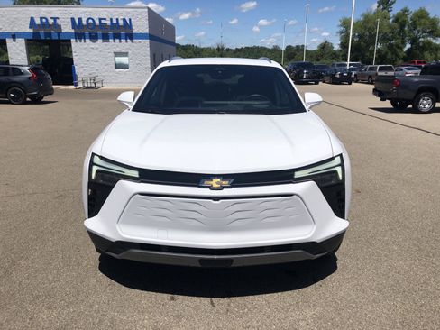 Used 2024 Chevrolet Blazer EV LT AWD/4WD image 10