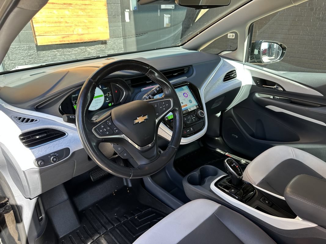 Used 2019 Chevrolet Bolt Premier w/ Infotainment Package FWD image 16
