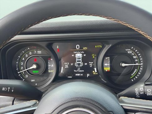 Used 2024 Jeep Wrangler Unlimited image 21