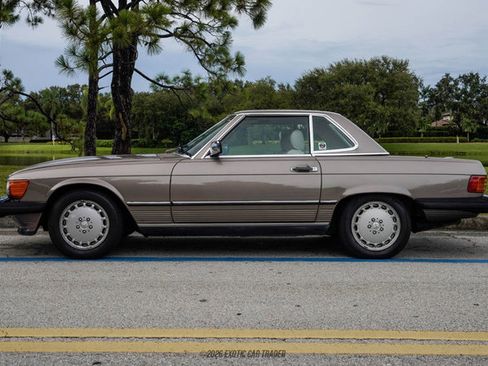 Used 1988 Mercedes-Benz 560 SL image 1