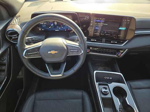 Used 2026 Chevrolet Equinox LT w/ Convenience Package II FWD image 14