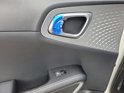 New 2025 Kia Soul S image 17