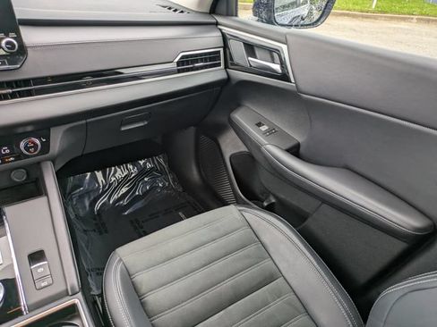 Used 2023 Mitsubishi Outlander SE FWD image 17