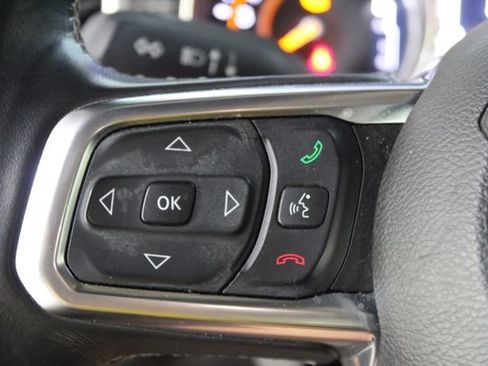 Used 2018 Jeep Wrangler Unlimited Sahara w/ Uconnect 4C Nav & Sound Group AWD/4WD image 14