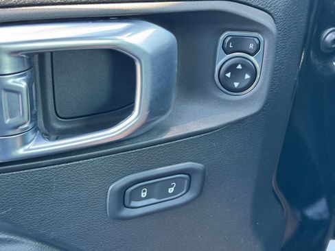 Used 2022 Jeep Wrangler Unlimited Sport AWD/4WD image 28