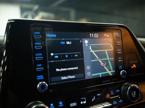 Used 2022 Toyota Highlander XLE FWD image 20