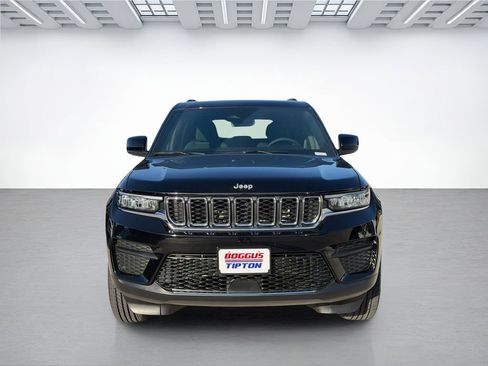 New 2026 Jeep Grand Cherokee Laredo RWD image 8