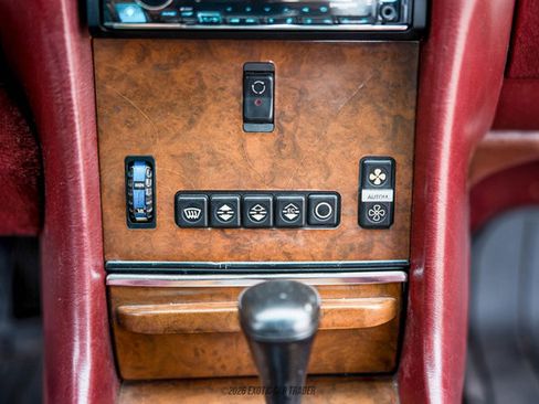 Used 1988 Mercedes-Benz 560 SL image 34