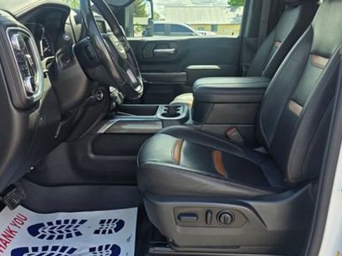 Used 2023 GMC Sierra 2500 AT4 w/ AT4 Premium Plus Package AWD/4WD image 9