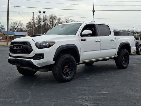 Used 2019 Toyota Tacoma TRD Pro image 1