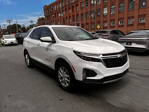Used 2023 Chevrolet Equinox LT AWD/4WD image 3