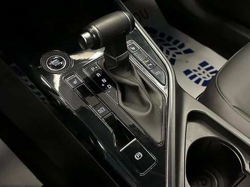 Used 2023 Kia Niro EX Touring image 16