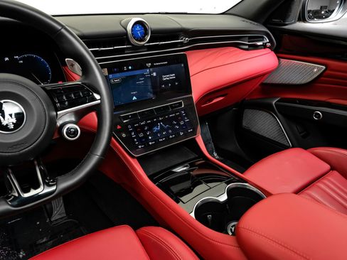 Used 2023 Maserati Grecale Modena image 27