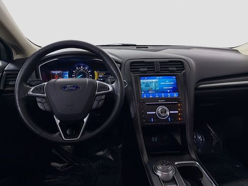Used 2019 Ford Fusion Titanium image 26