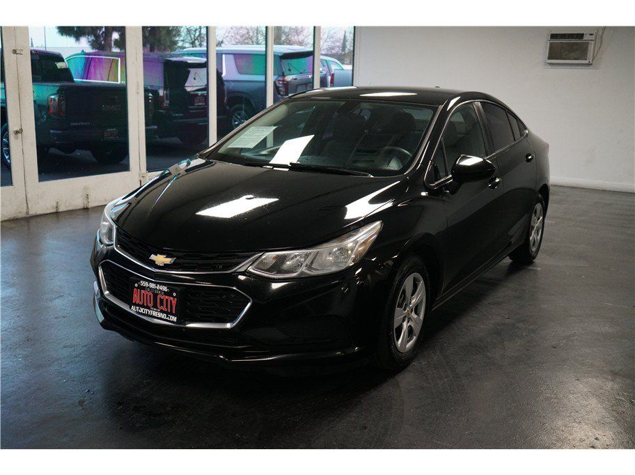 Used 2017 Chevrolet Cruze LS FWD image 3