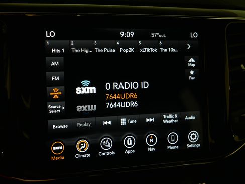Used 2021 Jeep Grand Cherokee Laredo X AWD/4WD image 22