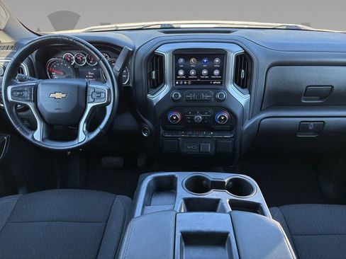 Used 2022 Chevrolet Silverado 1500 LT image 2