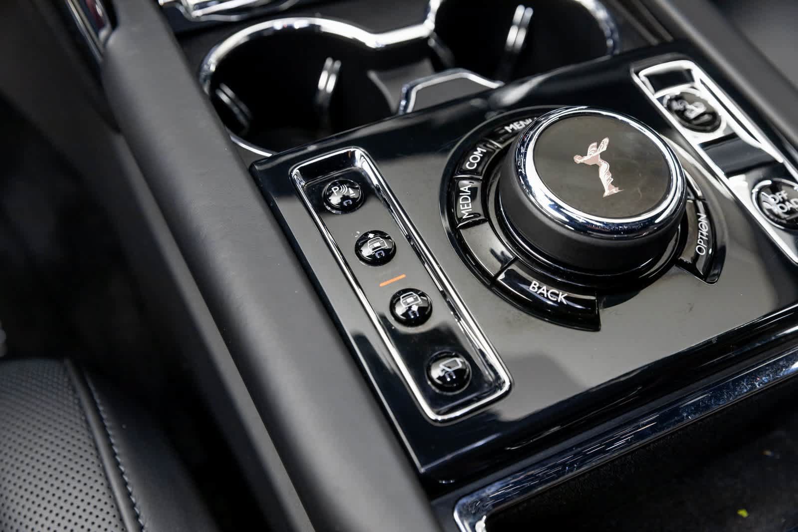 Certified 2022 Rolls-Royce Cullinan AWD/4WD image 26