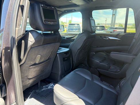 Used 2015 Cadillac Escalade Platinum AWD/4WD image 21