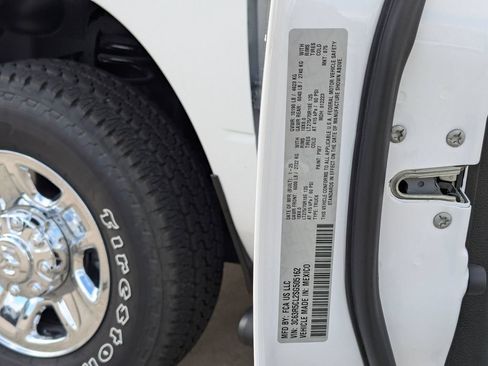 New 2025 RAM 2500 Tradesman AWD/4WD image 33