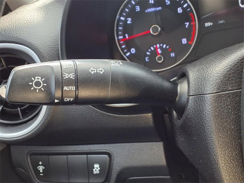 Used 2022 Kia Forte LXS image 12