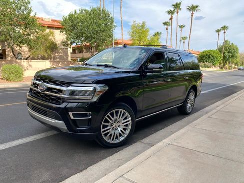 Used 2024 Ford Expedition Max Limited AWD/4WD image 5