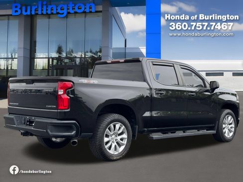 Used 2020 Chevrolet Silverado 1500 Custom w/ Custom Value Package AWD/4WD image 6