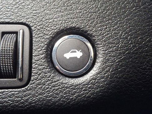 Used 2017 Dodge Charger SXT w/ Blacktop Package image 25