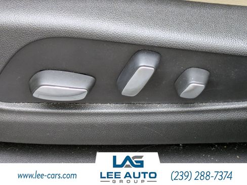 Used 2017 Cadillac XT5 Premium Luxury FWD image 17