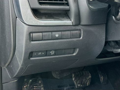 Used 2023 Nissan Rogue SV image 15