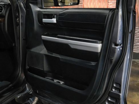 Used 2017 Toyota Tundra Limited image 40
