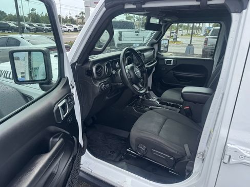 Used 2022 Jeep Wrangler Unlimited Sport AWD/4WD image 10