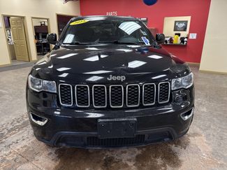 Used 2018 Jeep Grand Cherokee Laredo video 2