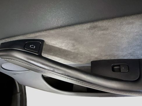 Used 2023 Tesla Model Y Long Range image 30