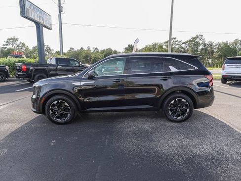 Used 2025 Kia Sorento S w/ Panoramic Sunroof Package FWD image 5