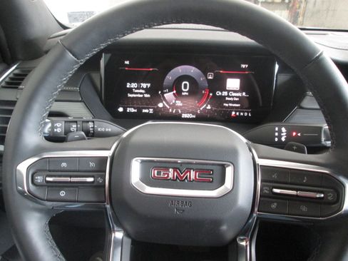 New 2025 GMC Acadia Elevation image 15